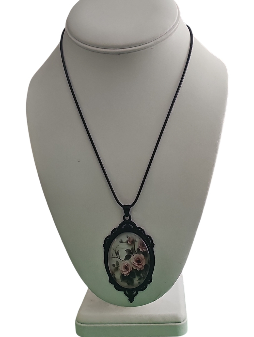Vintage-Style Pink Rose Cameo Necklace On A Faux Leather Cord- NIB